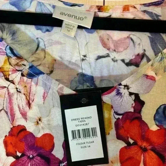 Avenue Rewind Tiers Dress size 14 NWT - Picture 5 of 5